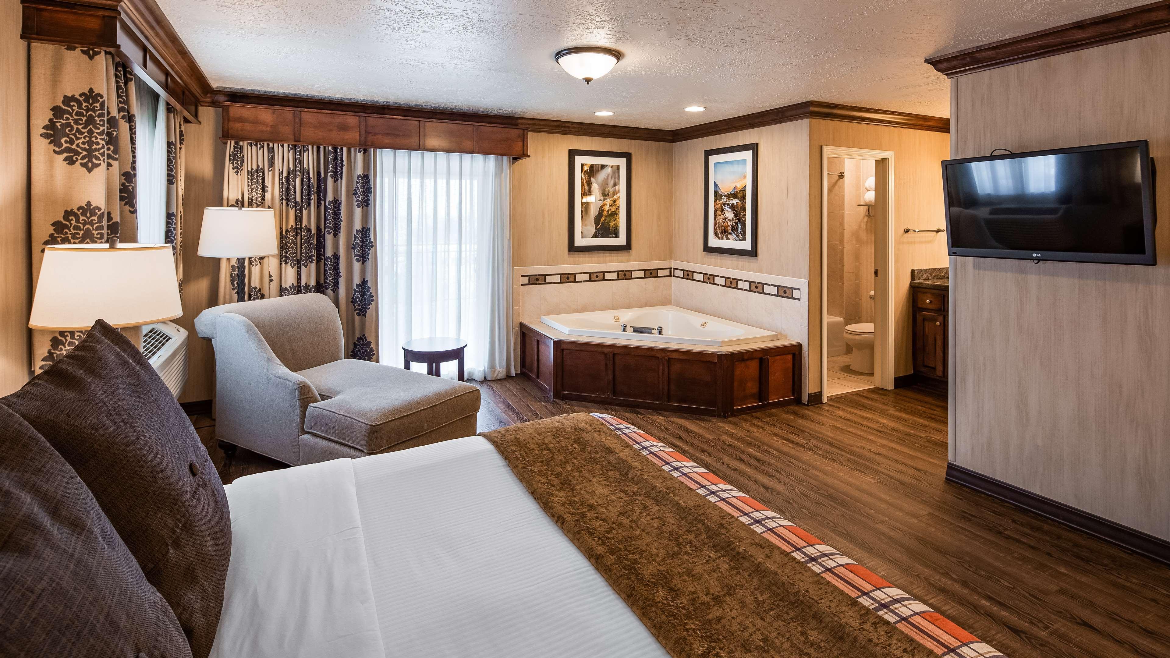 Best Western Plus Flathead Lake Inn And Suites Kalispell Exterior photo
