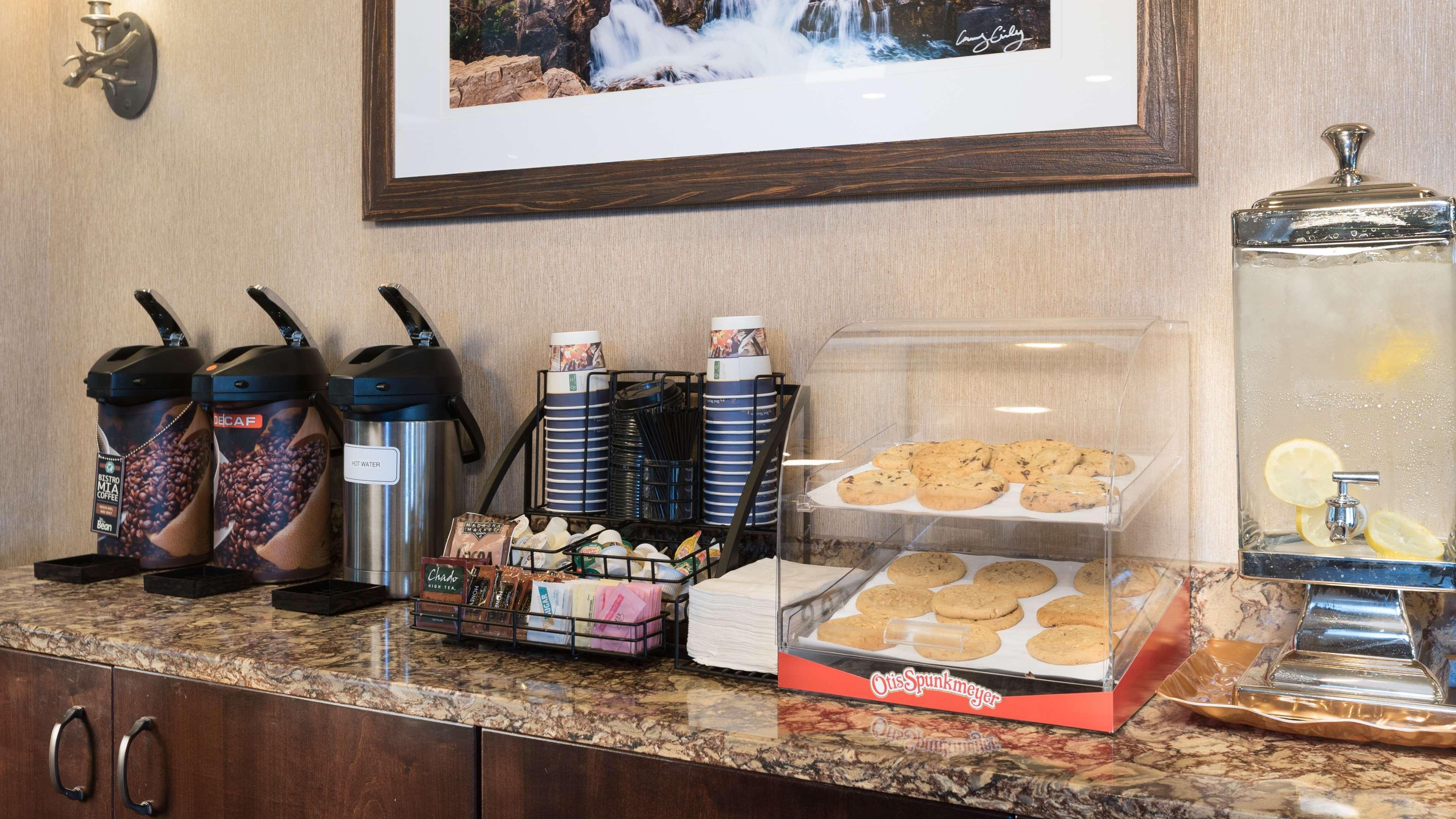 Best Western Plus Flathead Lake Inn And Suites Kalispell Exterior photo