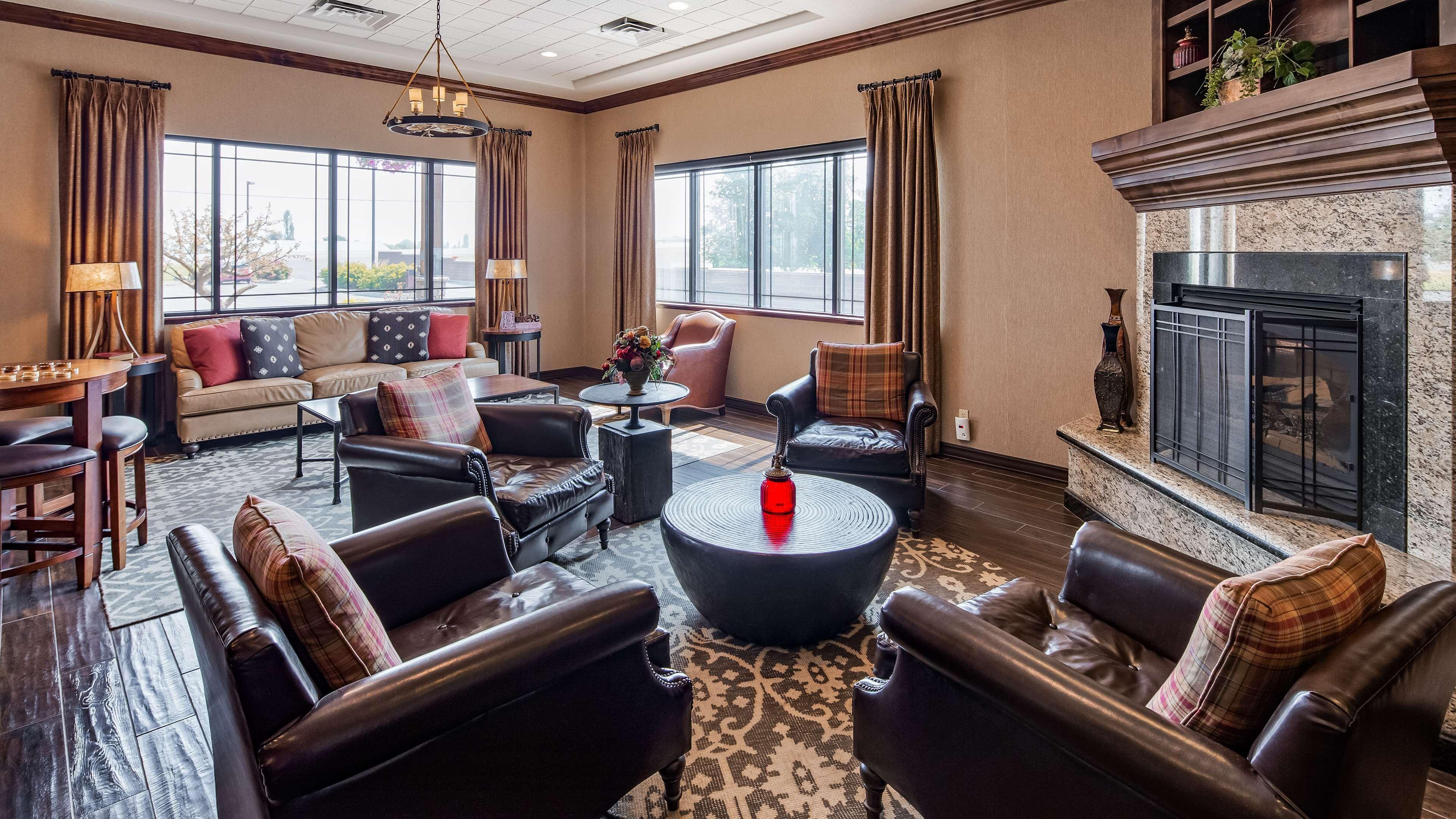 Best Western Plus Flathead Lake Inn And Suites Kalispell Exterior photo