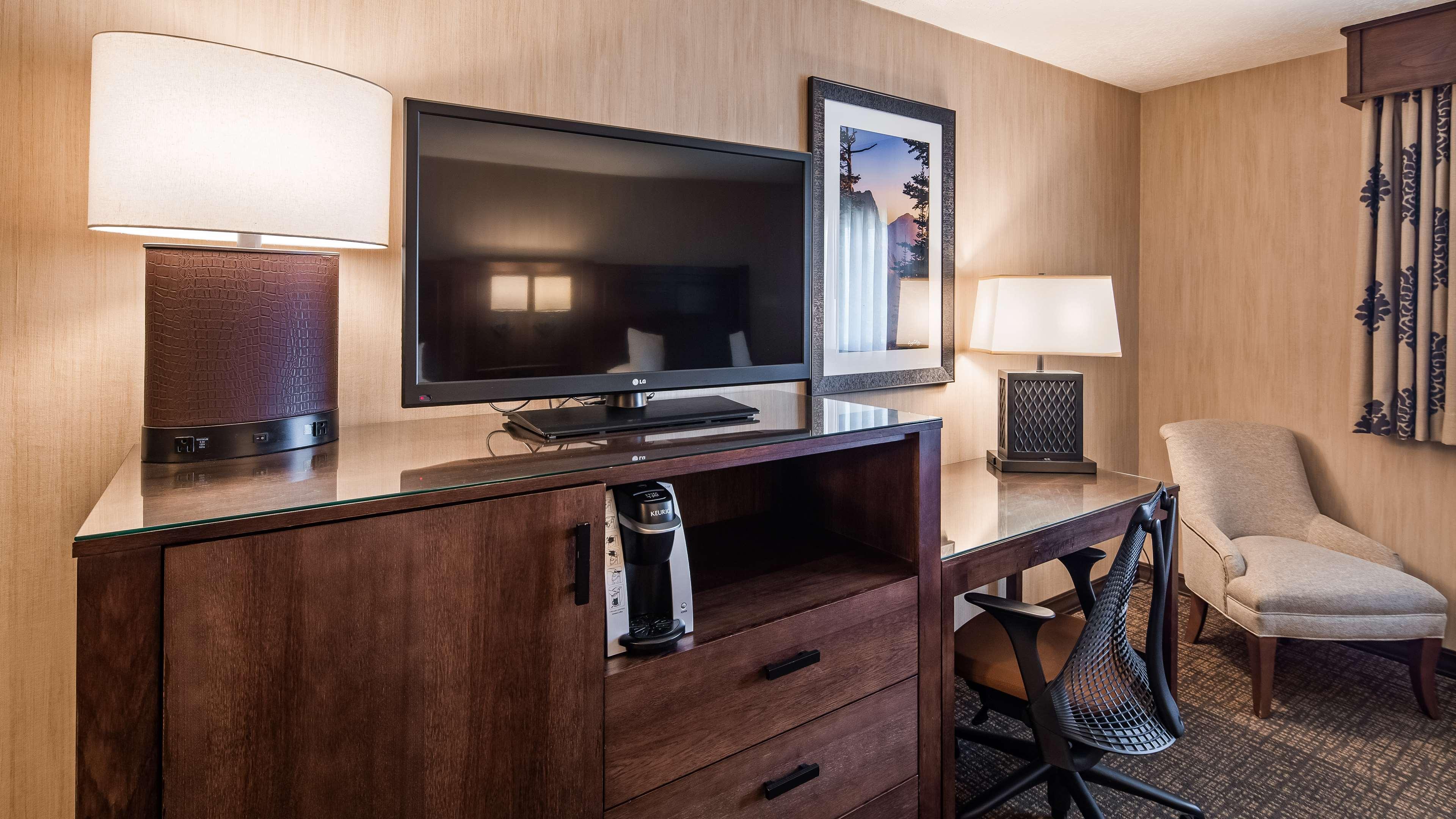 Best Western Plus Flathead Lake Inn And Suites Kalispell Exterior photo