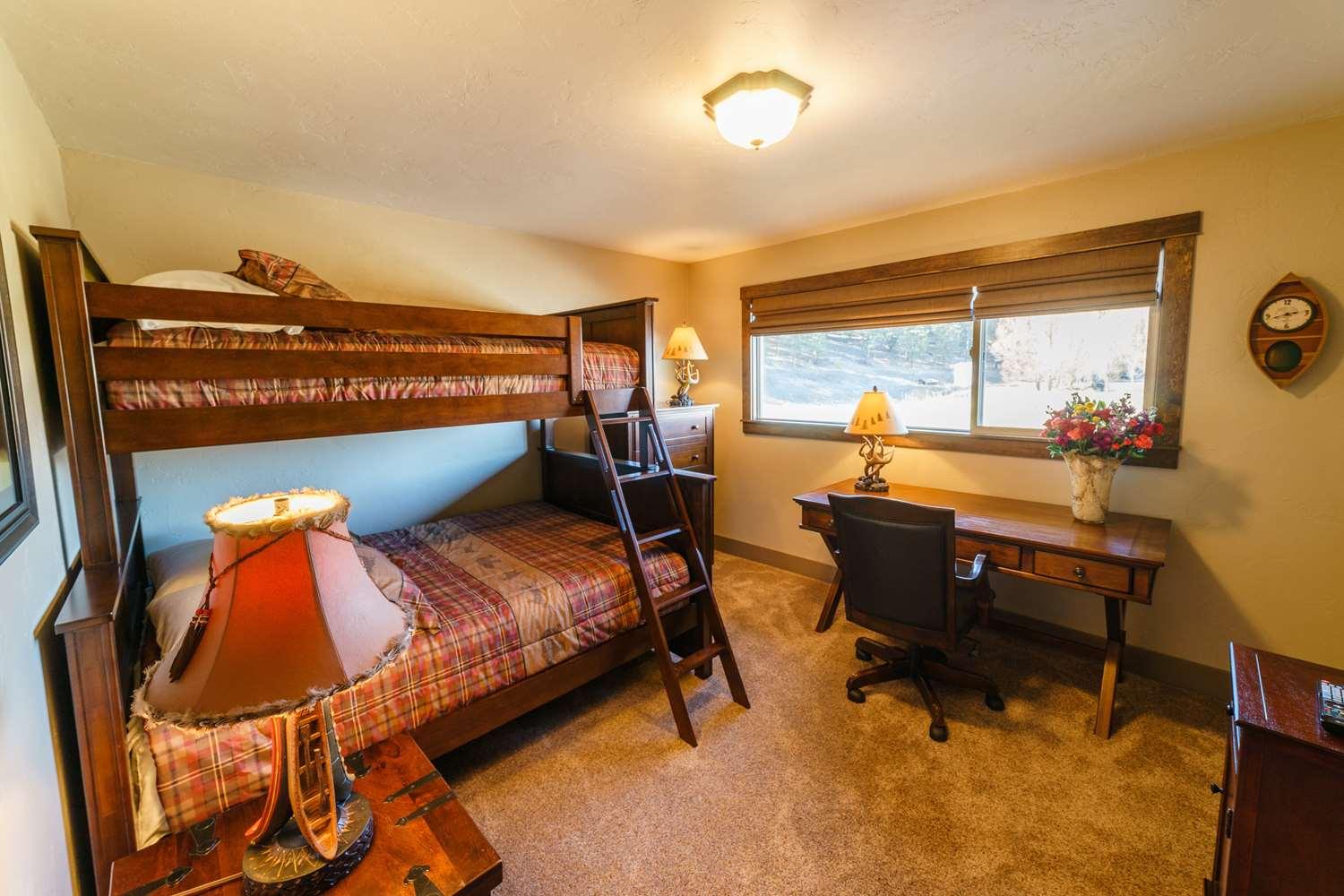 Best Western Plus Flathead Lake Inn And Suites Kalispell Exterior photo