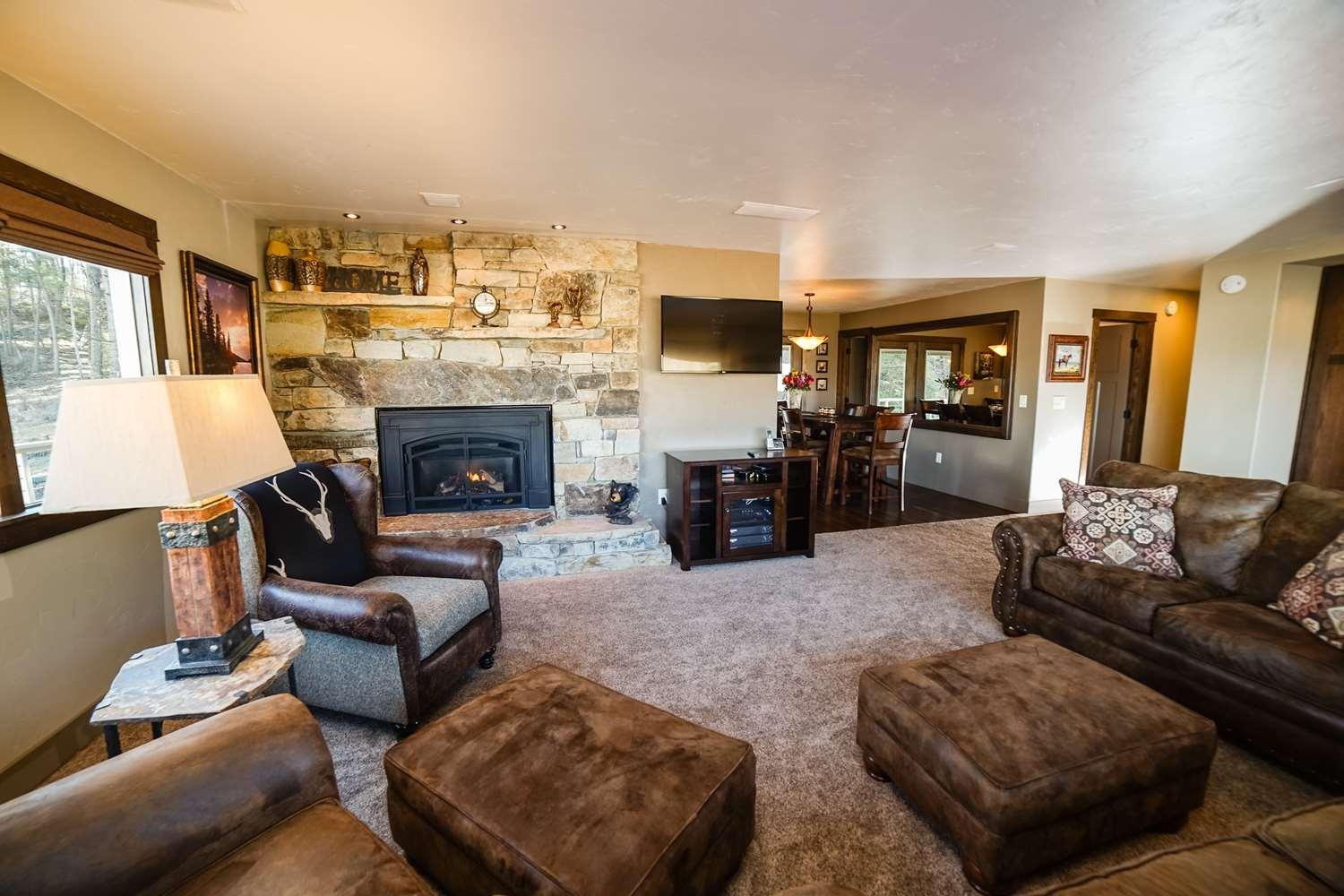 Best Western Plus Flathead Lake Inn And Suites Kalispell Exterior photo